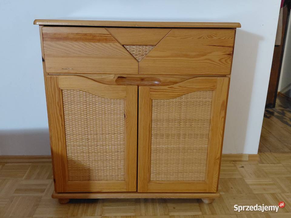 Sprzedam komodę drewniana z rattanowymi drzwiami Warszawa