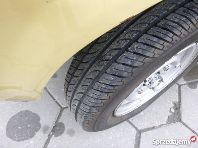 DATSUN 1200 DELUX 1974 R