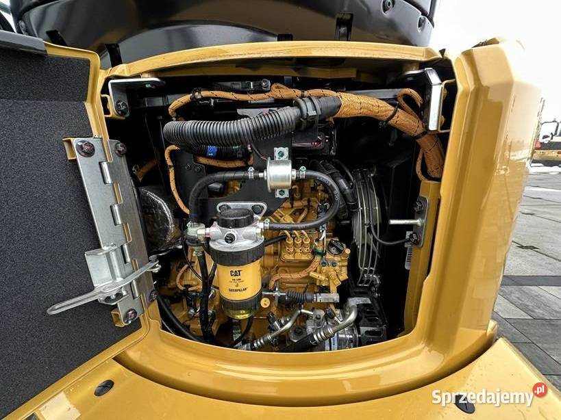 FABRYCZNIE NOWA MINIKOPARKA CATERPILLAR 3027 CR Tuliszków