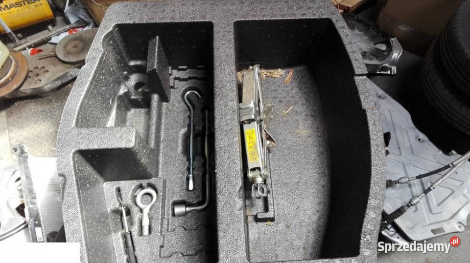 HONDA JAZZ 2004 STYROPIAN KLUCZE ZAPAS LEWAREK