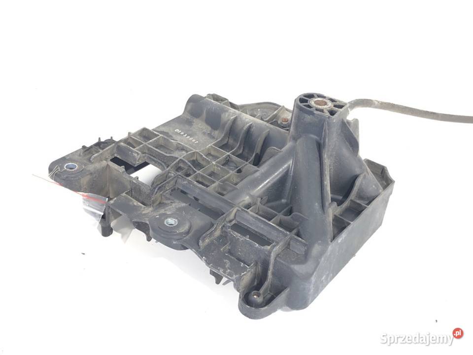 PODSTAWA AKUMULATORA SKODA RAPID 6R0915331 12 Obudowy akumulatorów