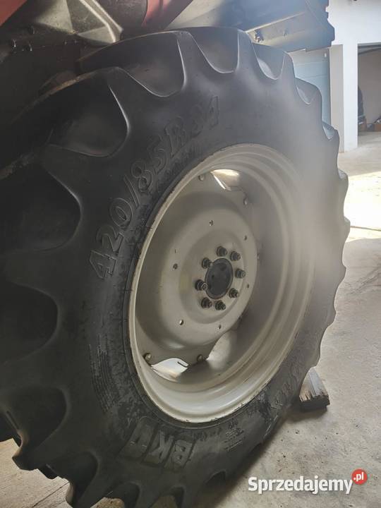 Dwa kompletne tylne koła do ciągnika massey podkarpackie Jarosław