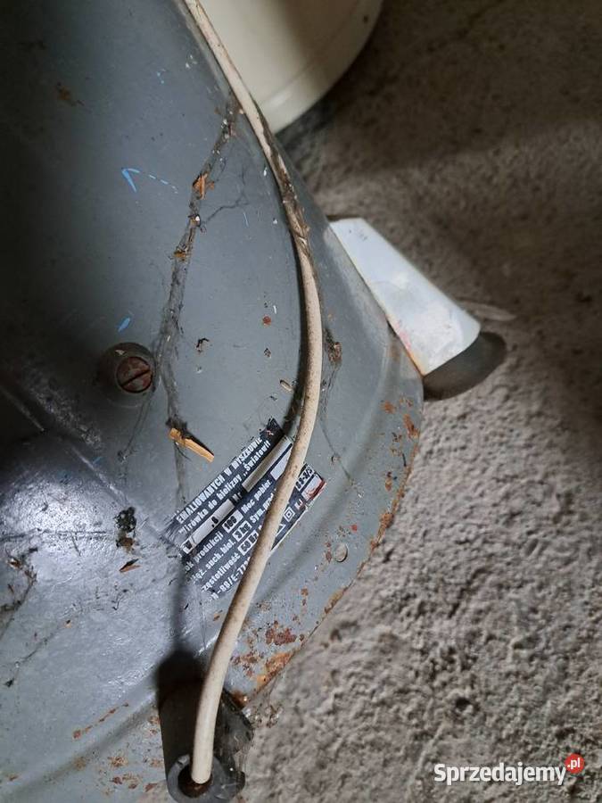 Trzy wirówki z PRLu