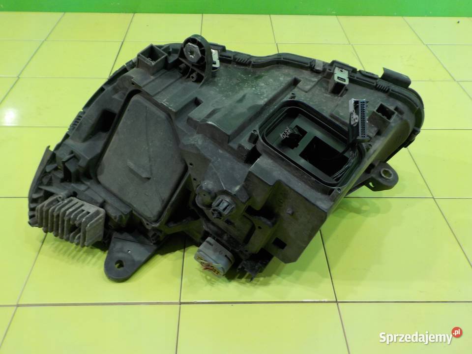 MERCEDES C W205 15r SEDAN 4D XENON lampa LED Suków