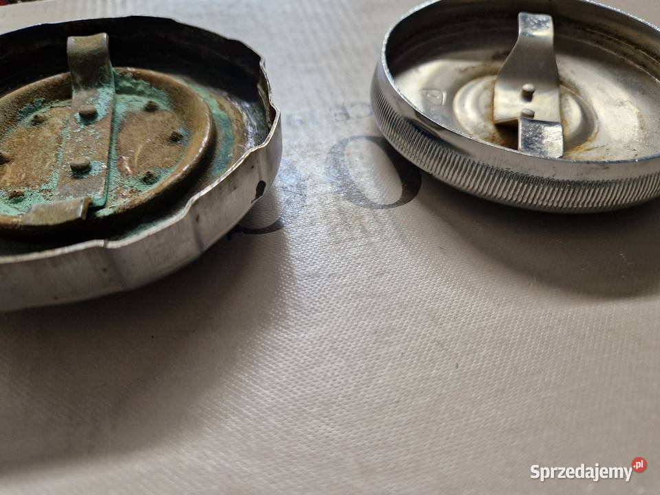 Korki zakrętki zbiornika paliwa motocykla epoki Korki wlewu Wola Dębska sprzedam