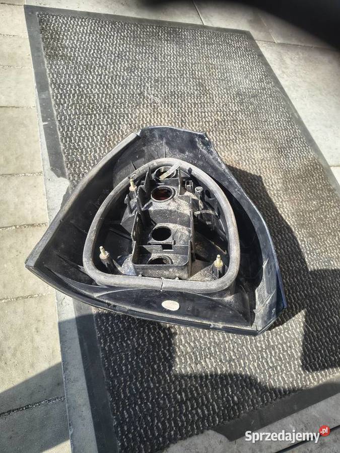 LAMPA TYLNA prawa AUDI A3 8L podkarpackie
