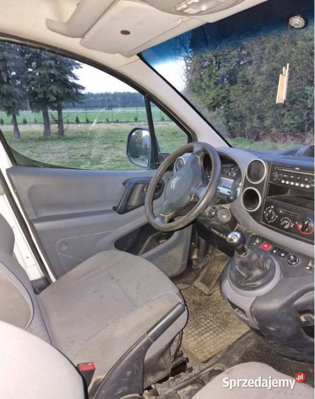 Syndyk sprzeda Citroena Berlingo o rej TLW TM10 Rok produkcji 2009 Komparzów