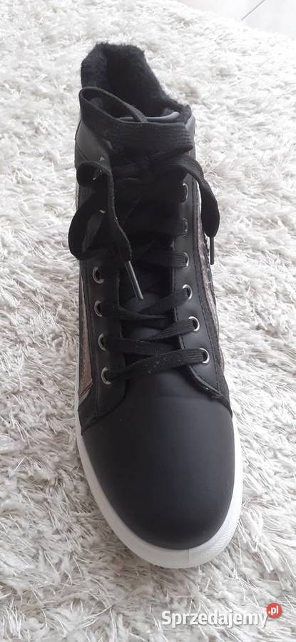 Nowe ocieplane sneakersy r 40 Pasym