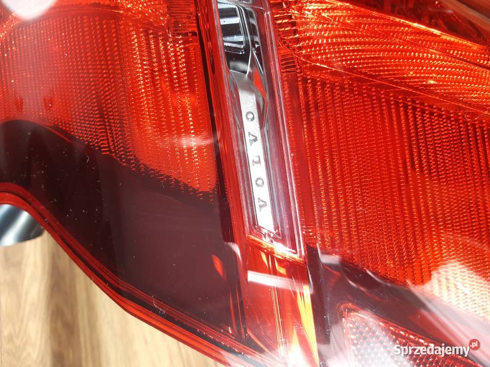 Lampa tylna lewa Volvo XC60 II 2018r osobowe Wałbrzych sprzedam