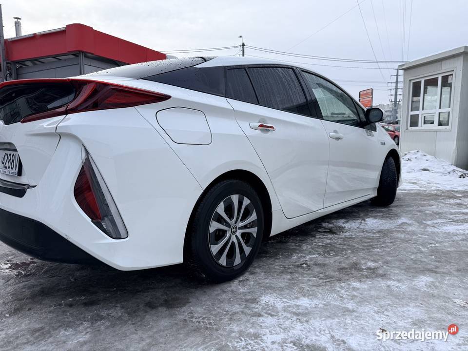 Toyota Prius Prime Plugin Hybryda Warszawa