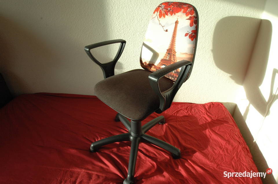 fotel obrotowy wieża Eiffla nowy Gdańsk