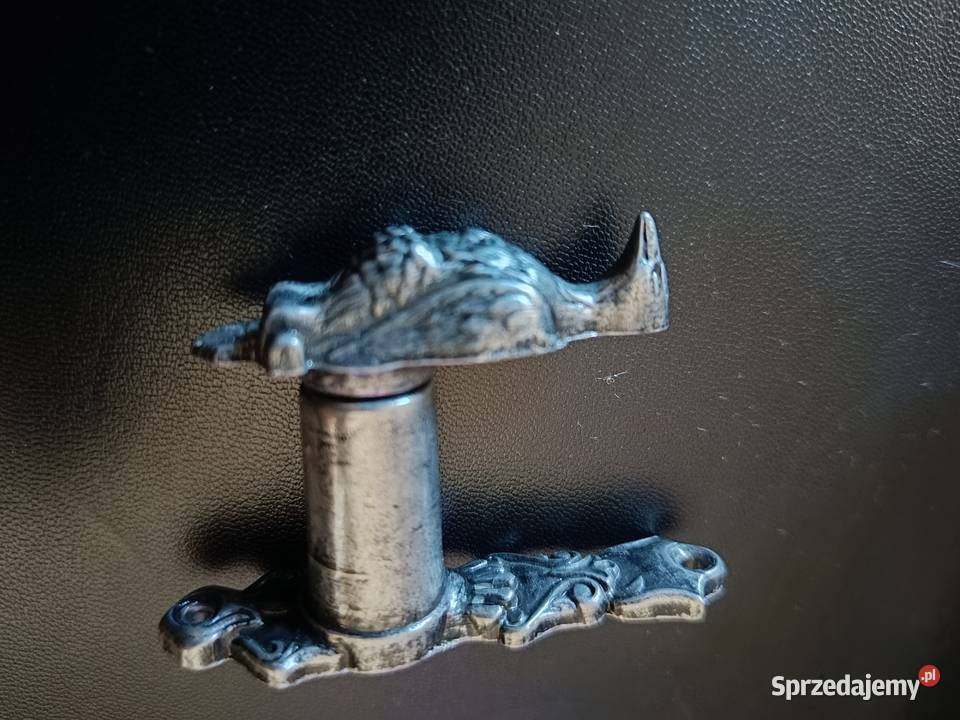 Wieszaki uchwyty do broni dwie sztuki Lipno