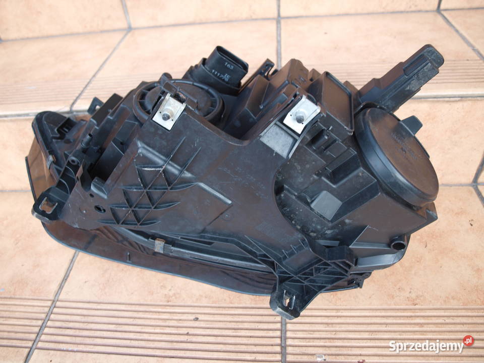 Audi A4 B8 lampa prawa przód zwykła 2012 2015r Lampy przednie Kalisz sprzedam