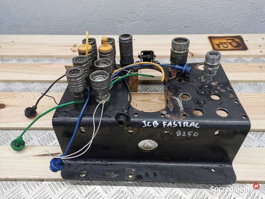 Gniazda hydrauliczne JCB 8250 Fastrac Wilkowo sprzedam
