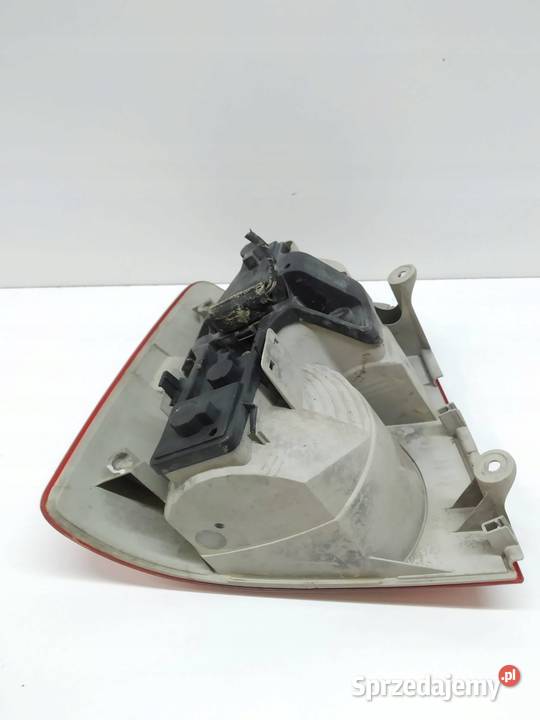 LAMPA TYŁ PRAWA EUROPA VW Volkswagen Touran I