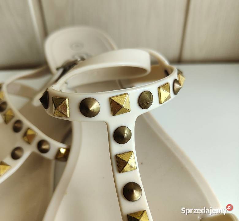 Beżowe sandały 39 sandałki buty płaskie gumowe