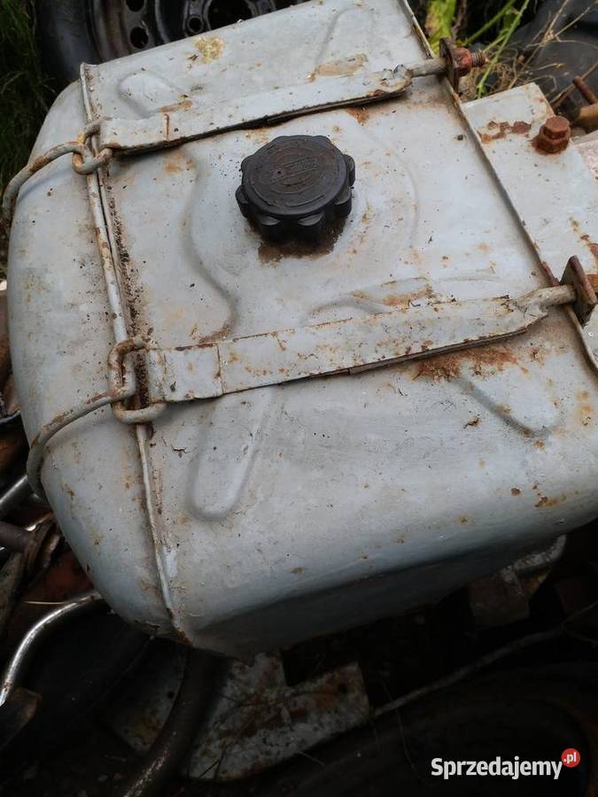 Dzik 221Ursus C 308 itpZdrowy zbiornik paliwa nieuszkodzony