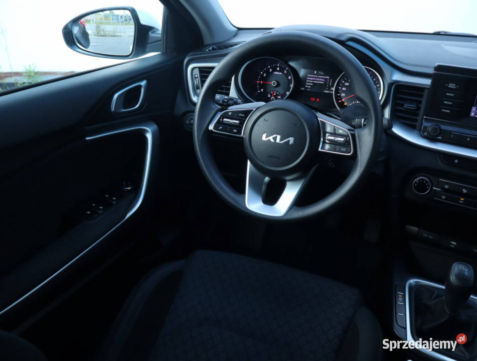 Kia Ceed 10 TGDI wielofunkcyjna kierownica Cee'd