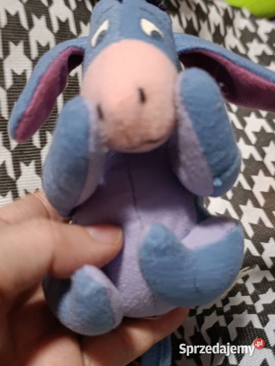 pluszowe zabawki przedstawiające Kłapouchego Poznań