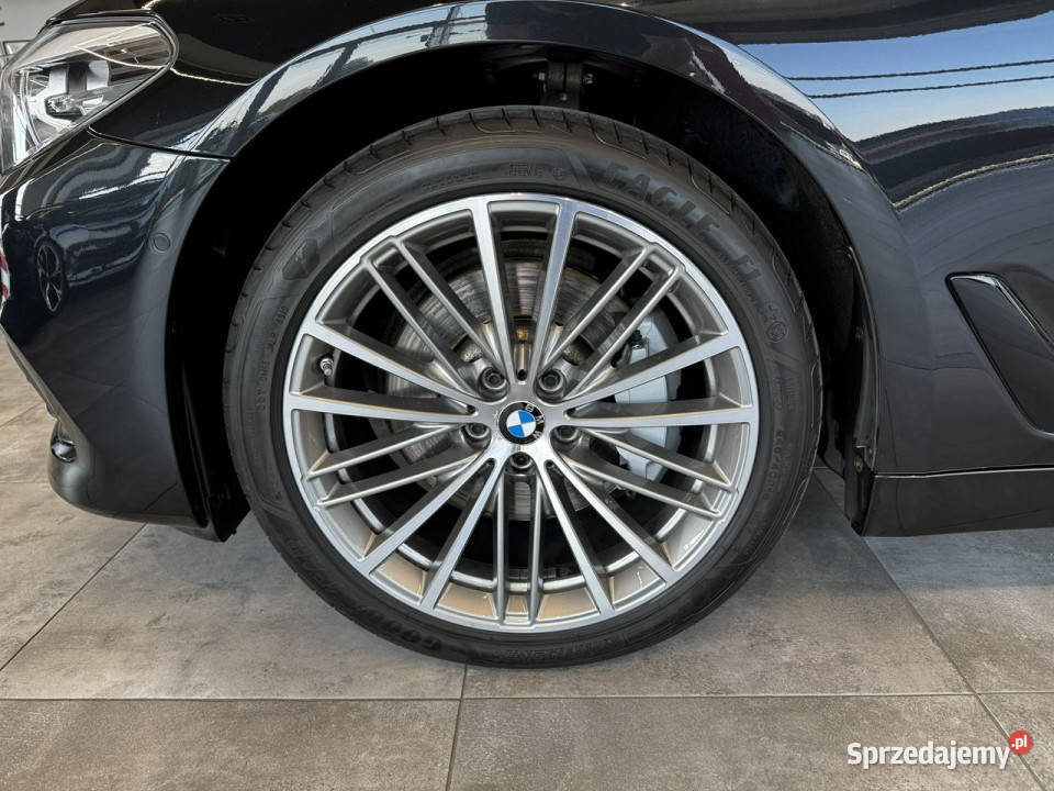 BMW 530 i Touring Sportline 252 automat xdrive Myślenice