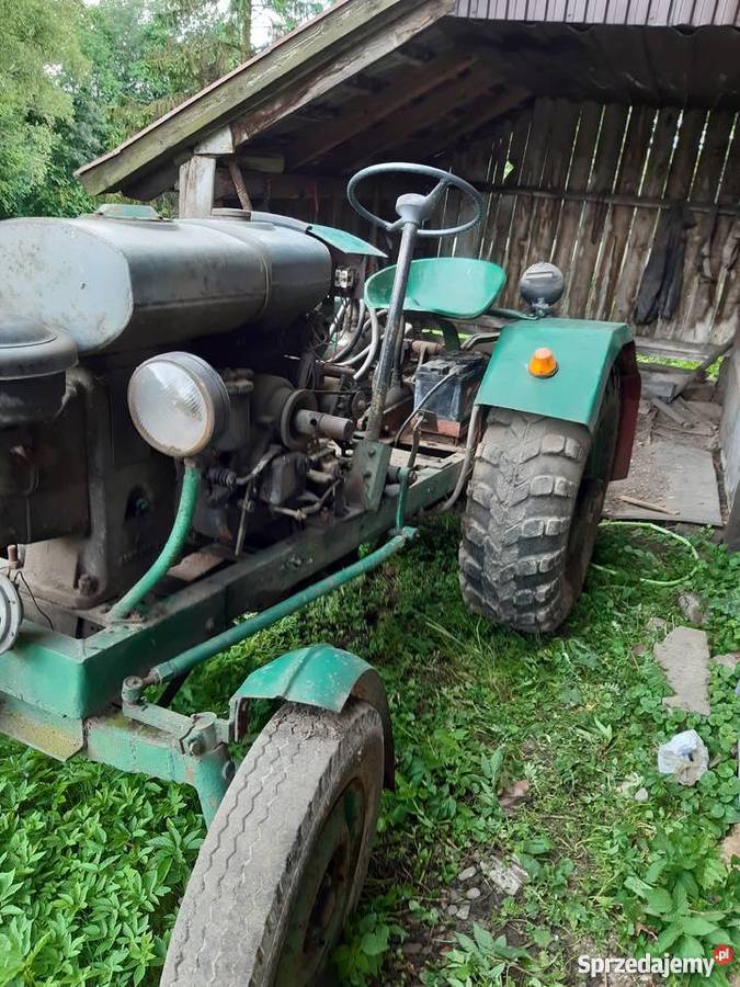 Ciągnik sam nieuszkodzony Witkowice sprzedam