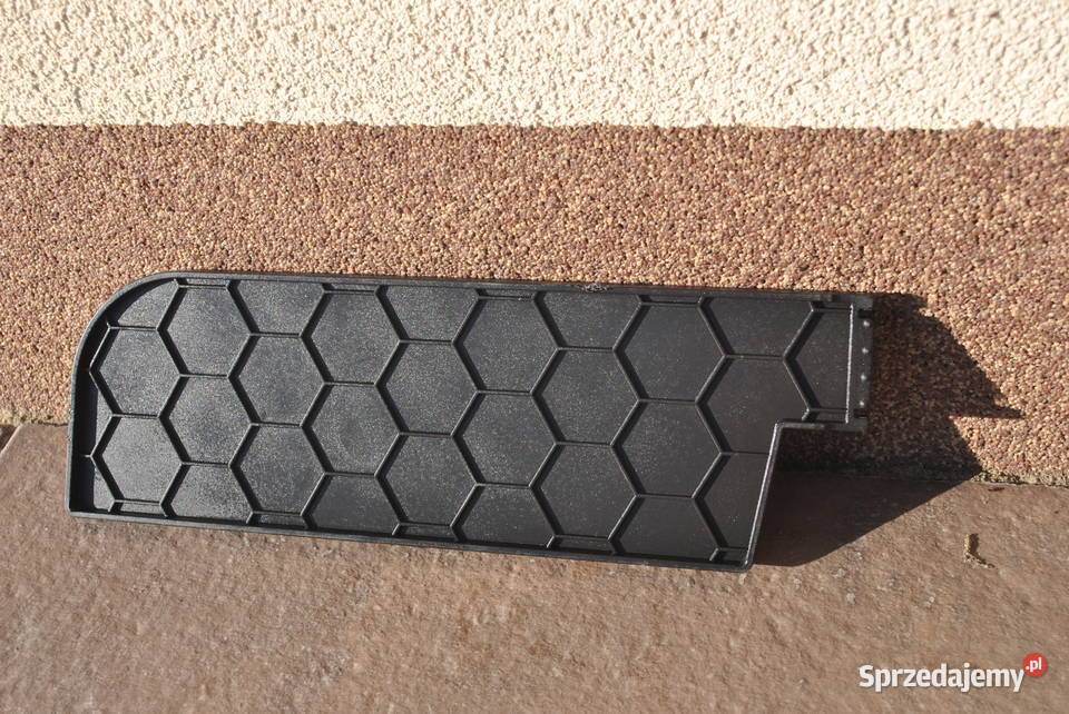 Płyty oddzielające wgłębienie bagażnika BMW Poręba
