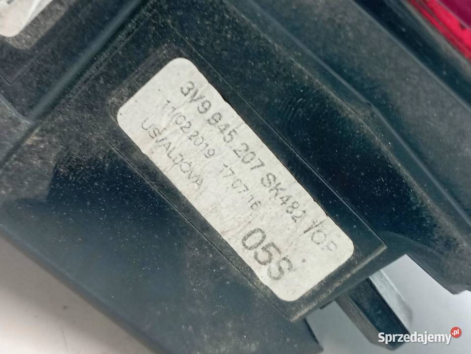 LAMPA TYŁ LEWA KOMBI 3V9945207 Skoda Superb III Rok produkcji 2019