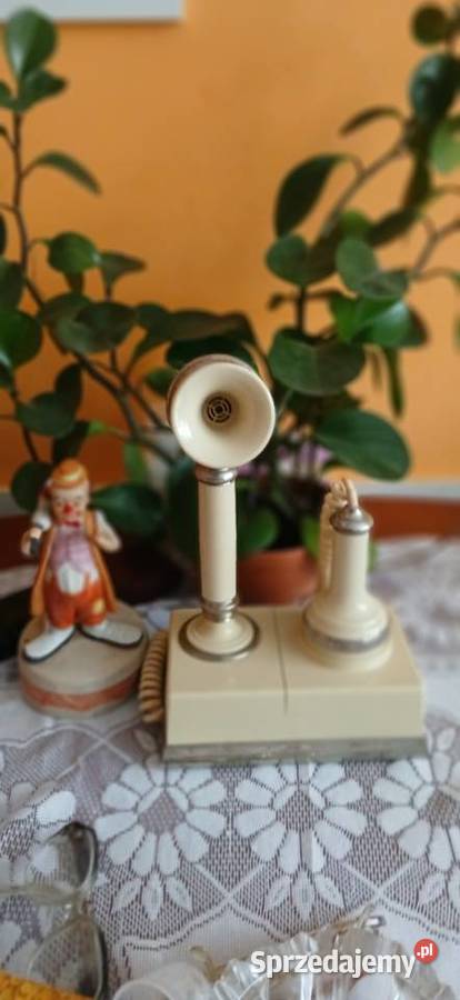 Telefon stacjonarny z czasów PRL Kraków