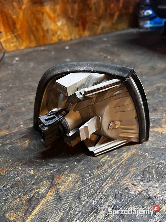 Oryginalny lewy przedni kierunkowskaz BMW E36 osobowe