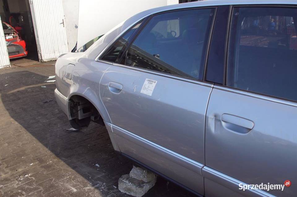 DRZWI PRAWE TYŁ AUDI S8 D2 LIFT LY7W