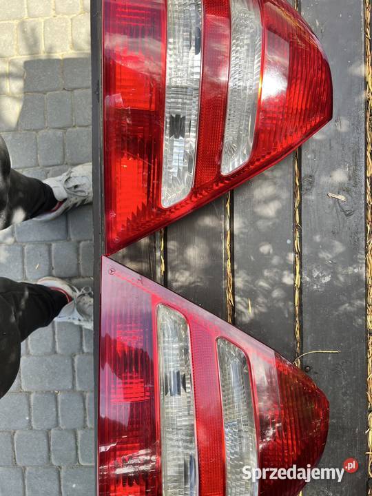 Mercedes W203 klosze tylnych lamp