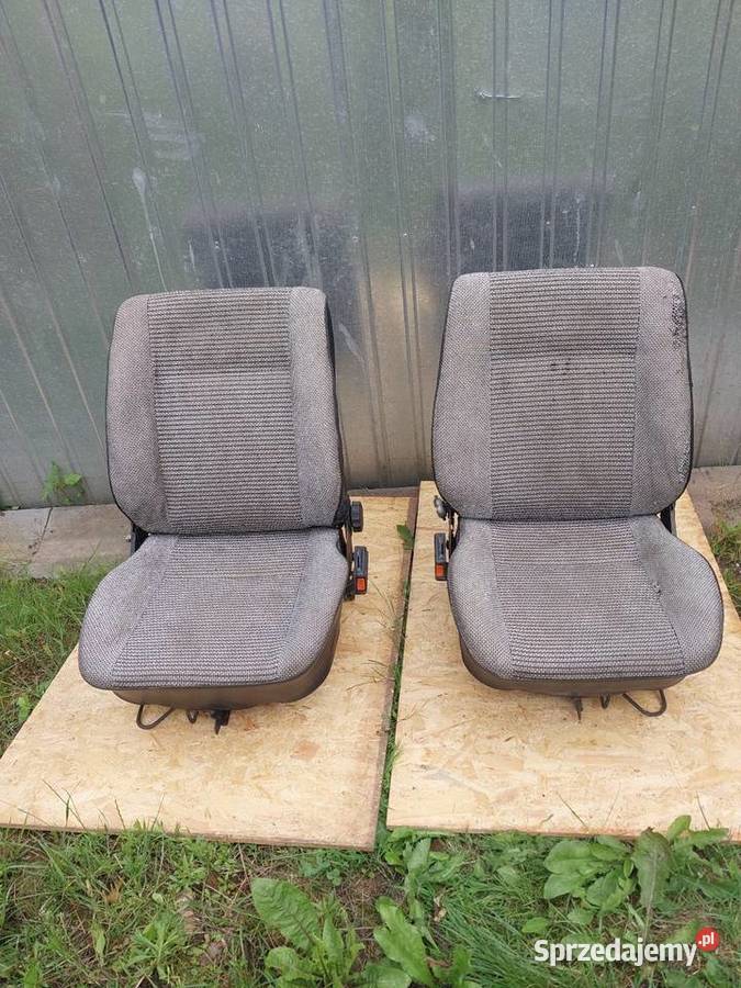 Fotele przód Golf 1 mk1 Fotele i kanapy Wąwolnica sprzedam