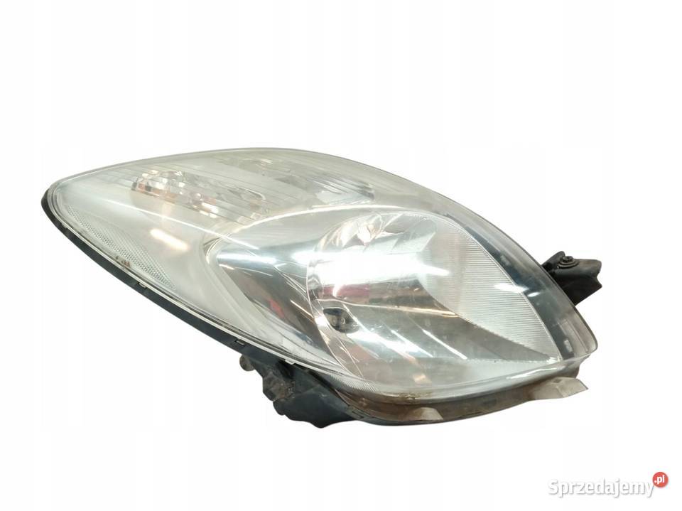 LAMPA PRZÓD PRAWA EUROPA 89900736 811100D120