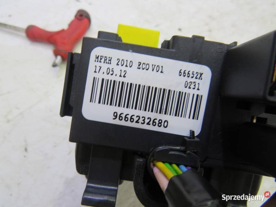 SKRZYNKA BEZPIECZNIKÓW PEUGEOT 208 12 9666232680