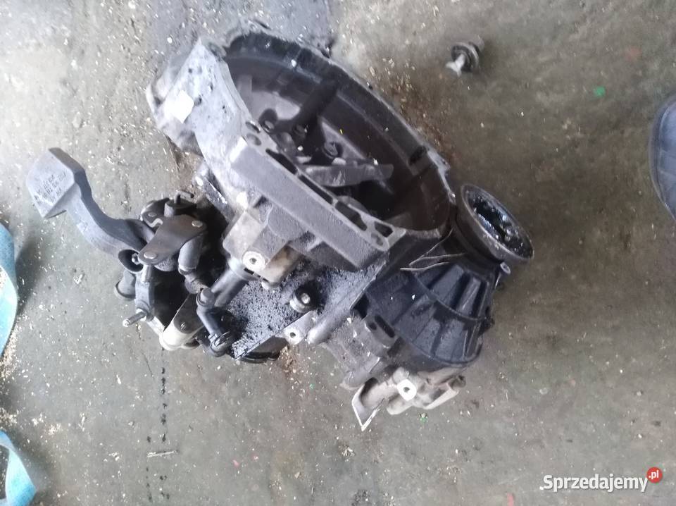 Skrzynia biegów hnv VW passat b6 1.9 105 bxe uszkodzona