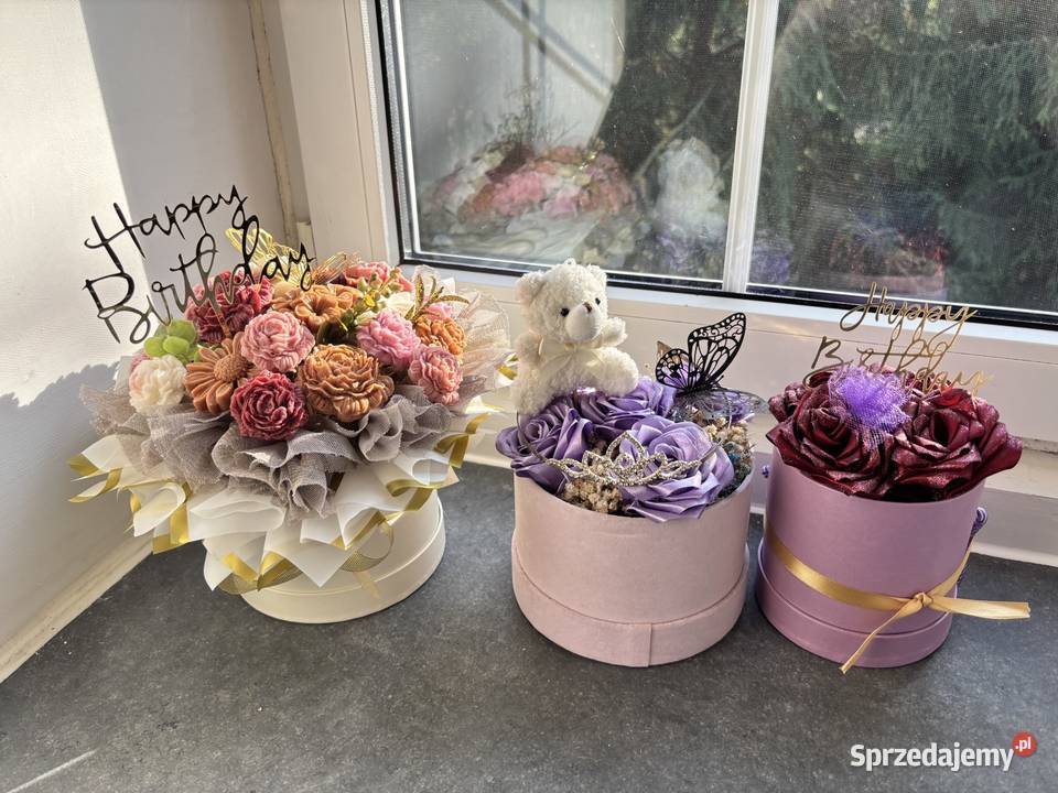 Bukiety Flower box zestaw ze wstążek i mydełek Kikół