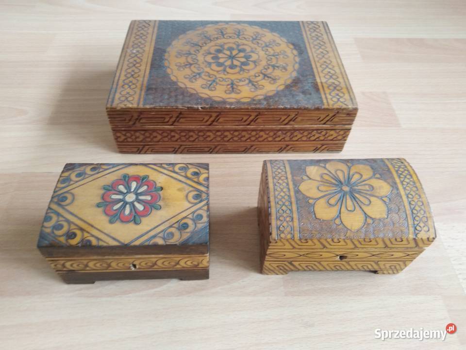 Pudełko szkatułka kuferek drewniane z okresu PRL Lębork