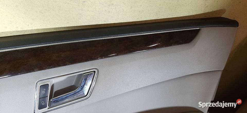 Boczek tapicerka drzwi Mercedes W212 Prawy przód Włoszczowa
