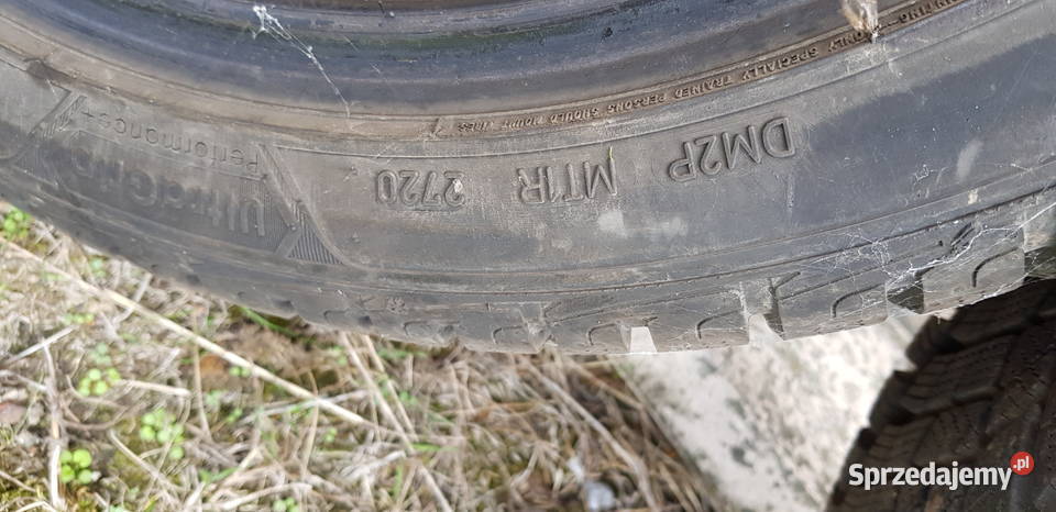 4 x Goodyear Ultra Grip Performance zimowe 24540 Samochodowe sprzedam
