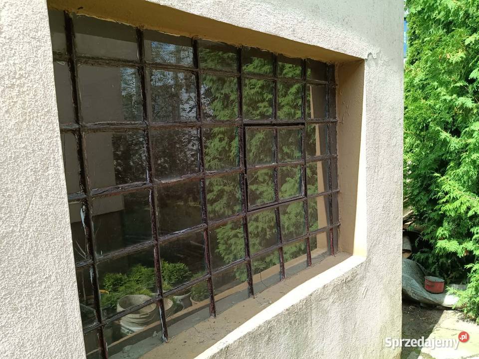 Stare okno metalowe industrialne loft szybki