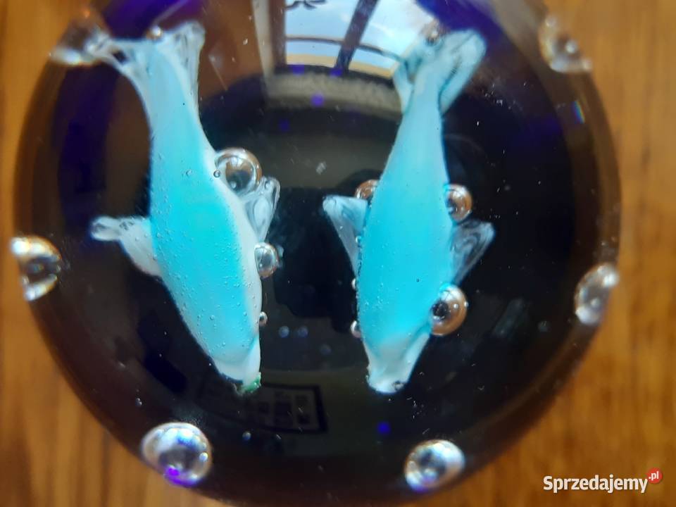 Szklany dekoracyjny przycisk do papieru Murano Morąg