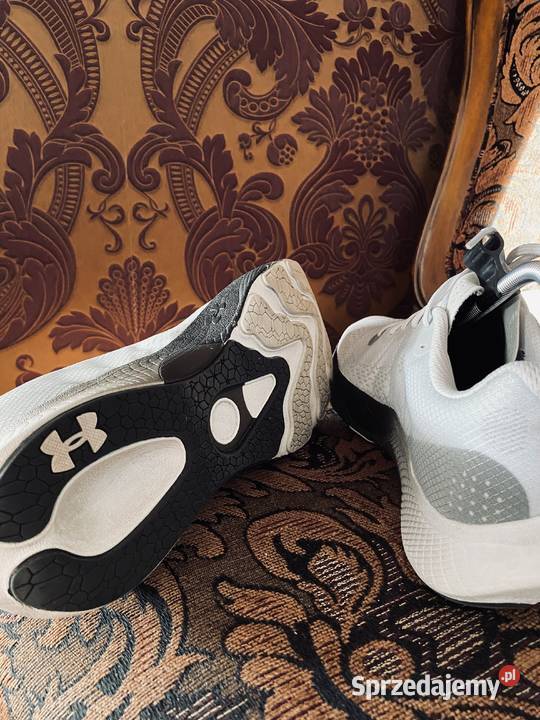 Sportowe UNDER ARMOUR Rozmiar 41 Obuwie sportowe