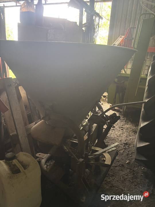 rozsiewacz nawozów nieuszkodzony