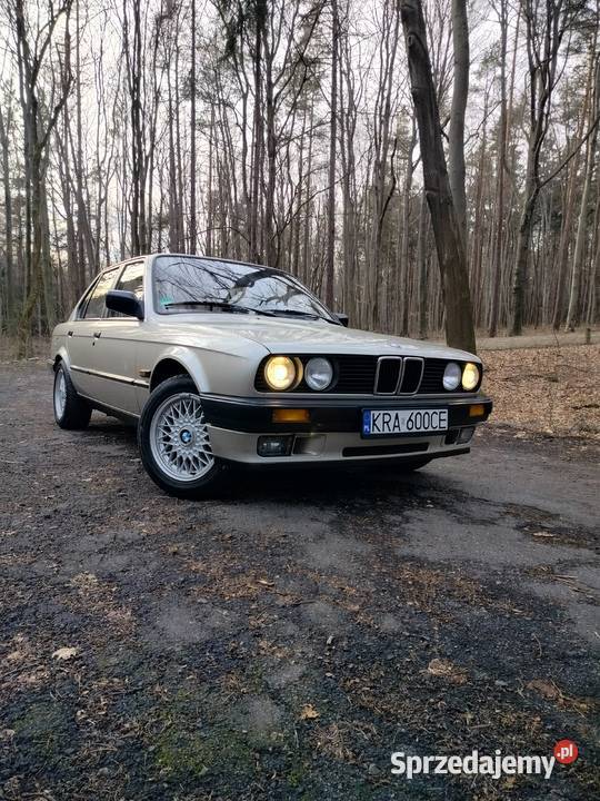 Samochód do ślubu BMW E30 wynajem samochodów Pozostałe Skała