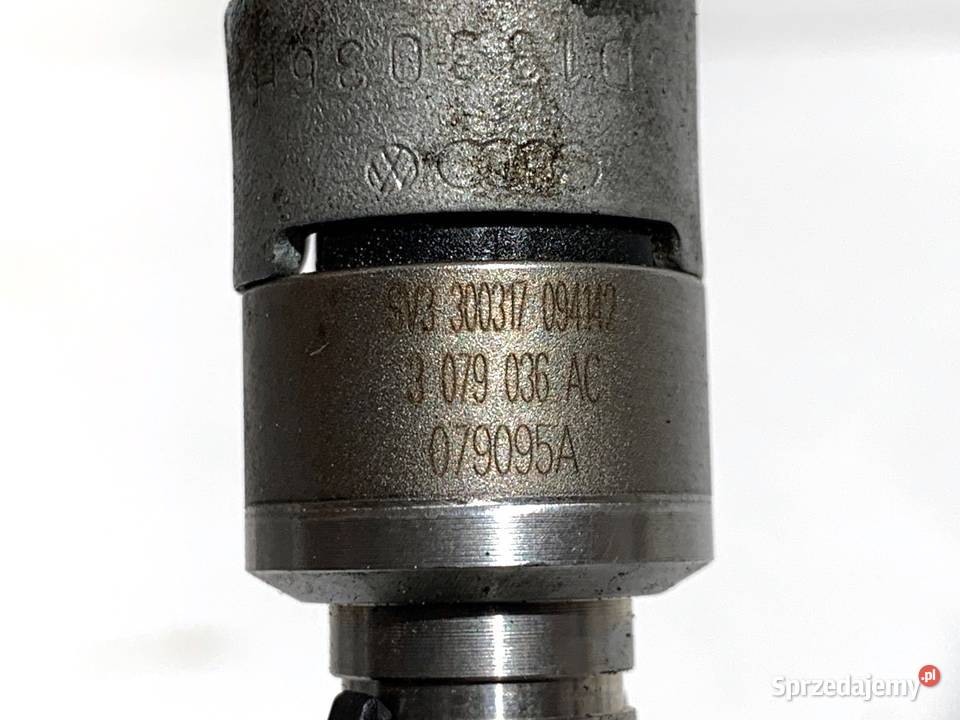 LISTWA WTRYSKOWA Z WTRYSKAMI AUDI A6 C7 079095A