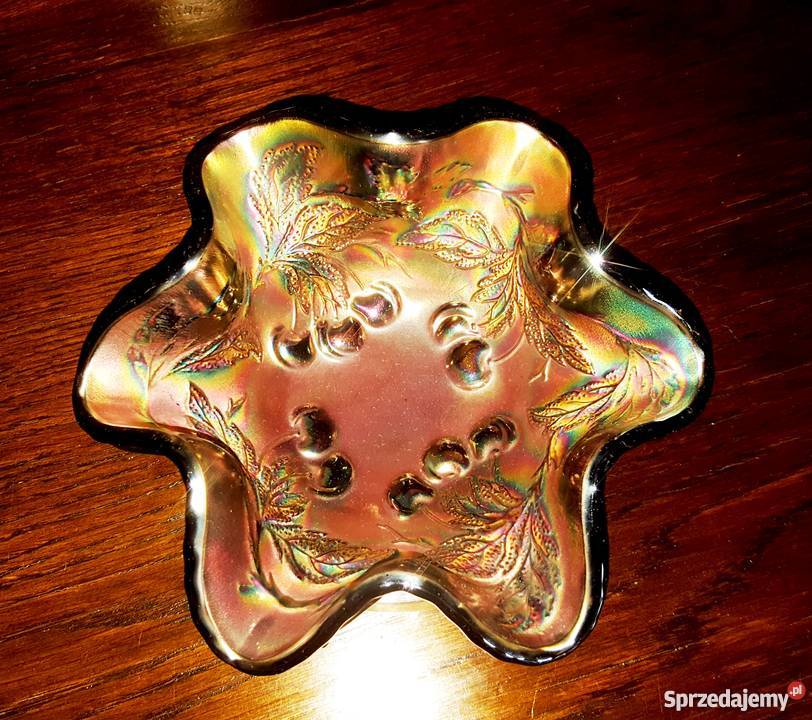 Paterka opalizująca na srebrzonej podstawie Antyki, Sztuka, Kolekcje