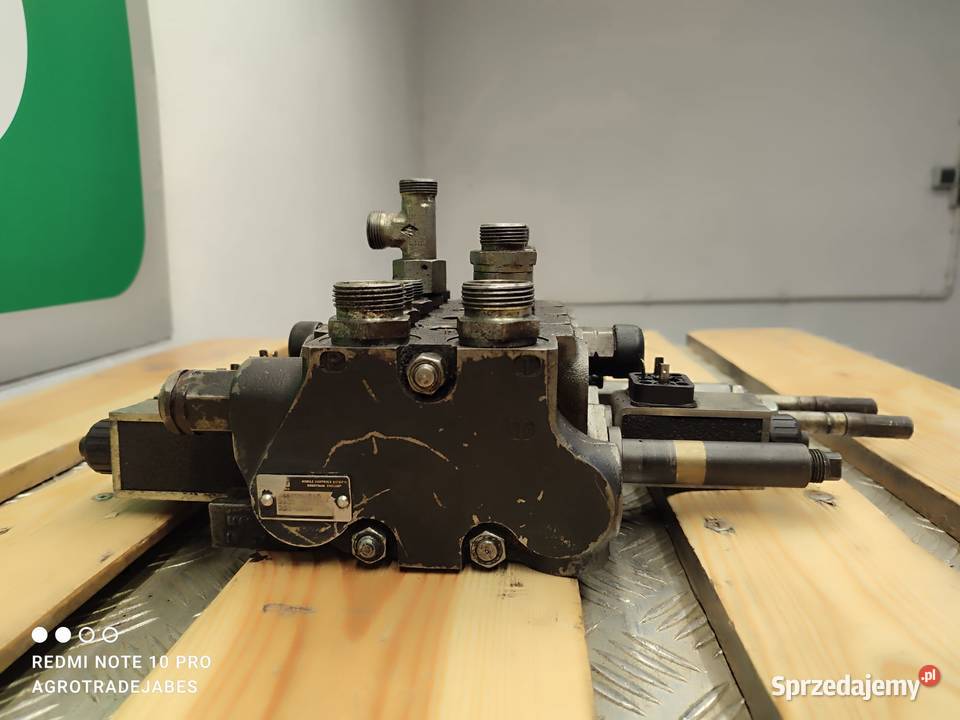 Rozdzielacz hydrauliczny PARKER 3469204210 CAT wielkopolskie Wilkowo