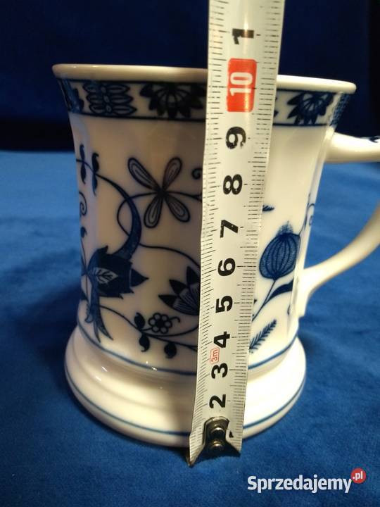 Męski kubek wąsacza