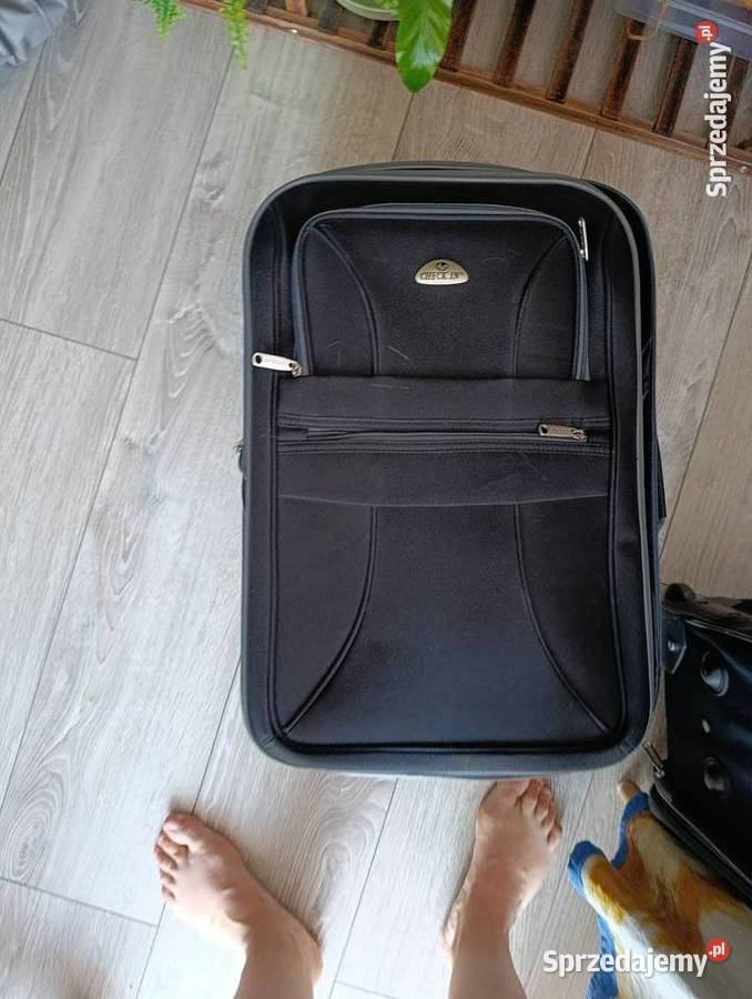 walizka czarna średnia pilna sprzedaż wielkopolskie Poznań