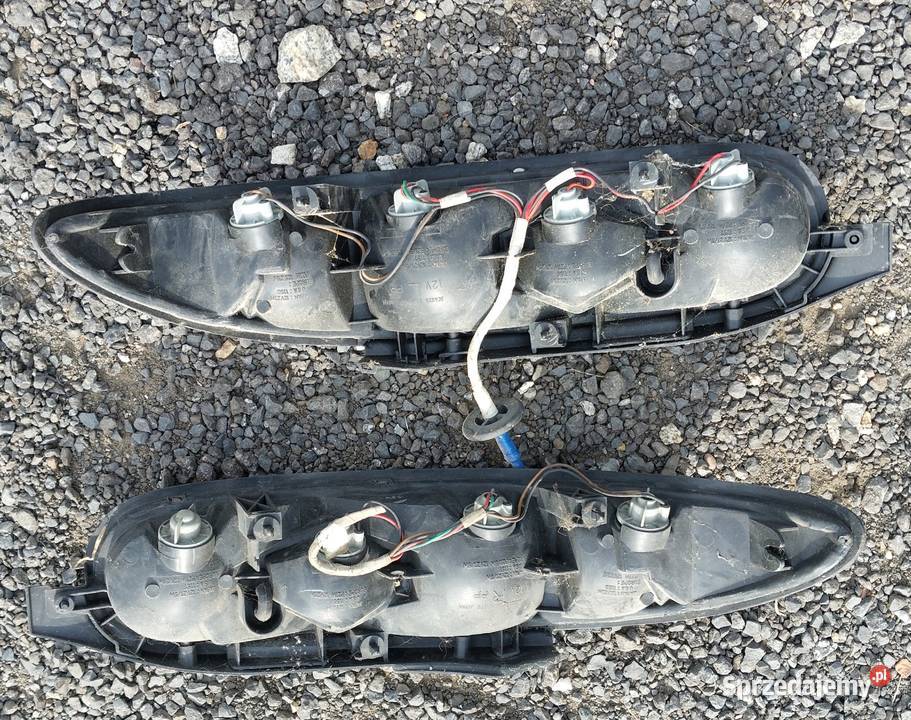 Mazda MX3 mx3 1991 1996 lampa tył tylna prawa Byków